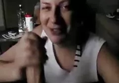 Cum seven sürtük emme horoz teyze porna seviyor