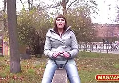 Eve öğretmen Fucks MİLF mobil porna kanepede