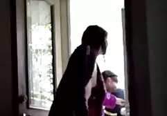 Kızıl saçlı minyon genç Violet Monroe üzerinde onun erkek arkadaşı gelin porna Sikikleri