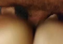 Seksi Asyalı model zorla porna seks gizli kamera yakaladı